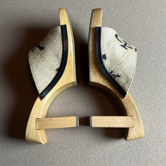 Mark Schwartz Abstract Art Wood Slide Sandal - 7 - Picture 4 of 14